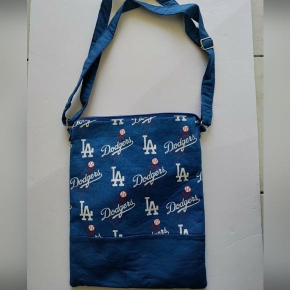 LA Dodgers Crossbody Bag - Picture 1 of 4